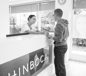 hinboca clínica dental, situada en Aluche, Las Águilas, Madrid