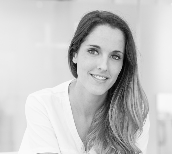 hinboca clínica dental, la odontóloga Dra. Ángela Santiago